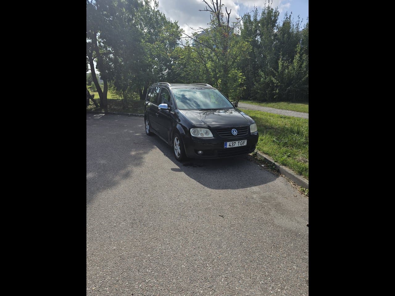 Sõiduk Volkswagen Touran, reg. märk 437TGF (2005)