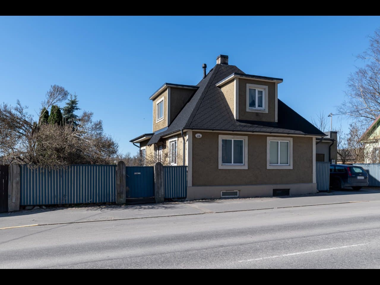 2 korruseline elamu asukohaga    Staadioni tn.28 Tartu
