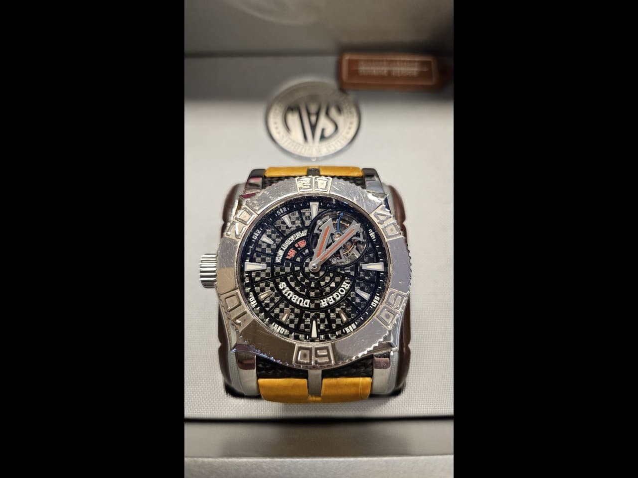 Käekell ROGER DUBUIS artikkel SE48-02-90