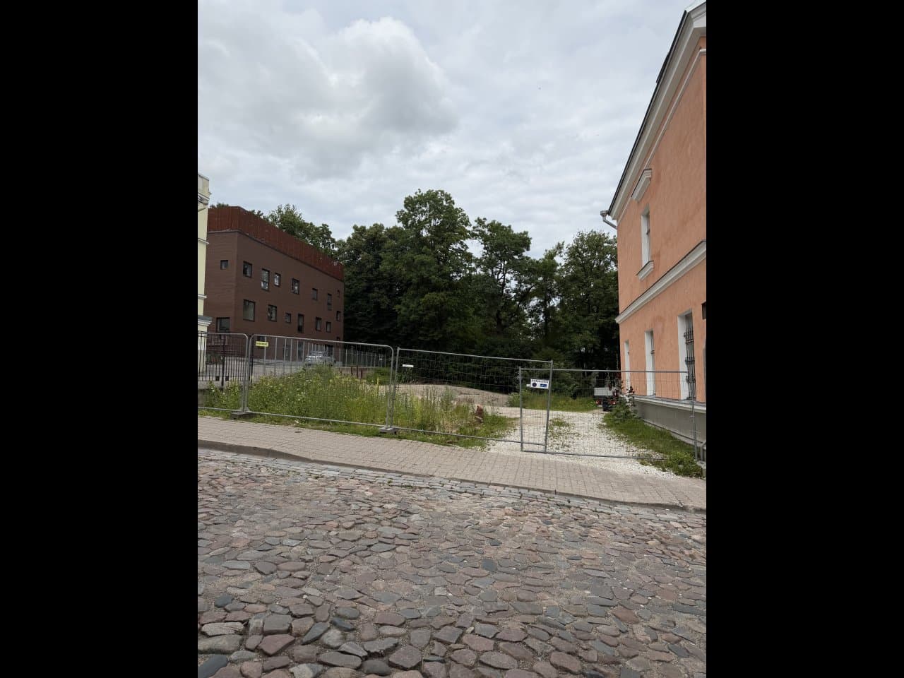 Lossi tn 11 // 13, Tartu linn, Tartu maakond
