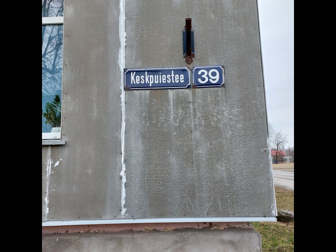 Ida-Viru maakond, Lüganuse vald, Kiviõli linn, Keskpuiestee 39-4, 2-toaline korter, 2.korrus